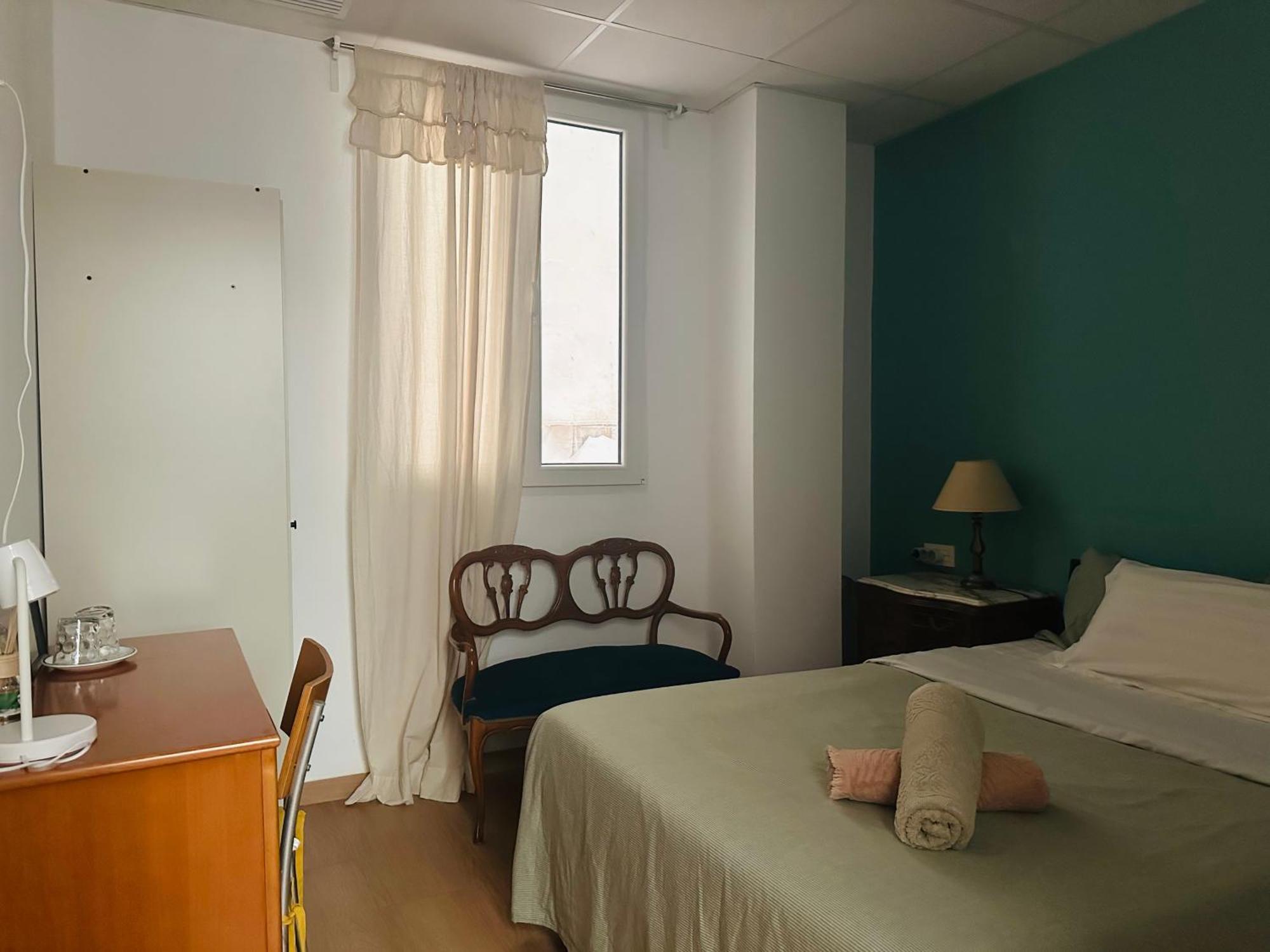 Mirador 1 Del Mercado - Con Bano Privado En El Centro De La Ciudad Vella Alloggio in famiglia