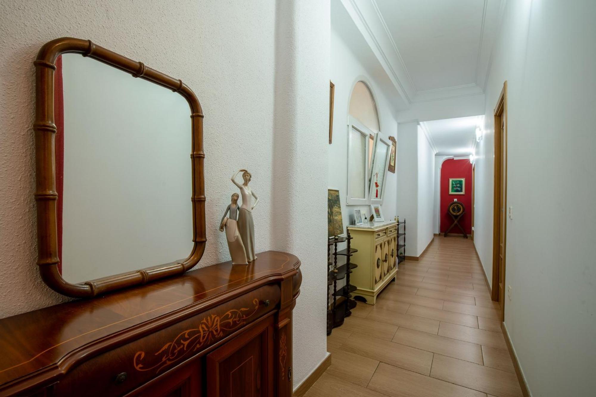 Mirador 1 Del Mercado - Con Bano Privado En El Centro De La Ciudad Vella Alloggio in famiglia *